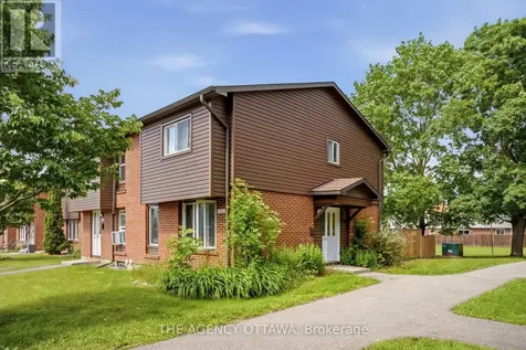 3202 Stockton Drive Ottawa ON K1T 1S1