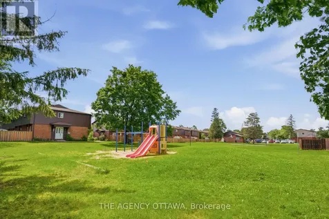 3202 Stockton Drive Ottawa ON K1T 1S1