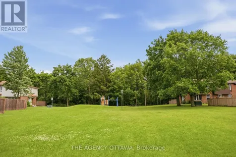 3202 Stockton Drive Ottawa ON K1T 1S1