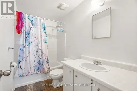 3202 Stockton Drive Ottawa ON K1T 1S1