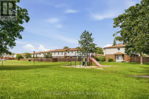 3202 Stockton Drive Ottawa ON K1T 1S1