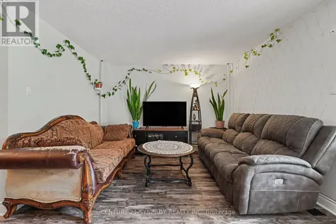 909D Elmsmere Road Ottawa ON K1J 8G4