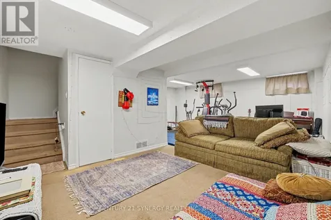909D Elmsmere Road Ottawa ON K1J 8G4