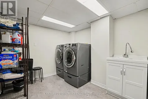909D Elmsmere Road Ottawa ON K1J 8G4