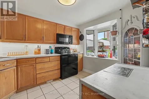 909D Elmsmere Road Ottawa ON K1J 8G4