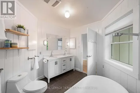 631 Courtenay Avenue Ottawa ON K2A 3B6
