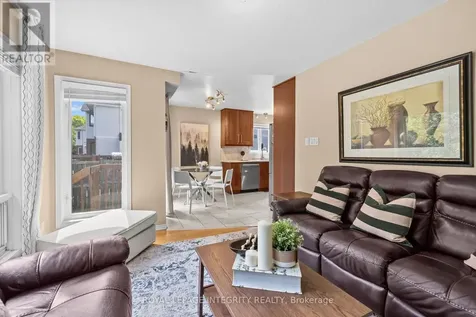 25 Crystal Park Crescent Ottawa ON K2C 3Z8
