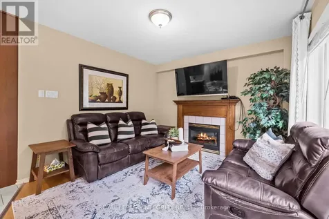 25 Crystal Park Crescent Ottawa ON K2C 3Z8