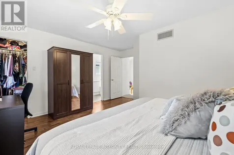 25 Crystal Park Crescent Ottawa ON K2C 3Z8