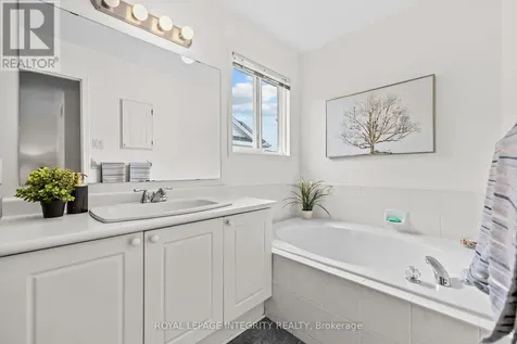 25 Crystal Park Crescent Ottawa ON K2C 3Z8