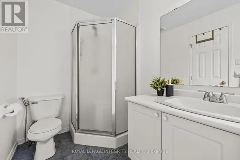 25 Crystal Park Crescent Ottawa ON K2C 3Z8