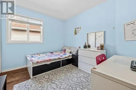 25 Crystal Park Crescent Ottawa ON K2C 3Z8