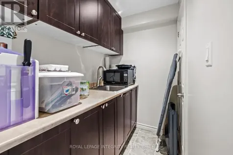 25 Crystal Park Crescent Ottawa ON K2C 3Z8