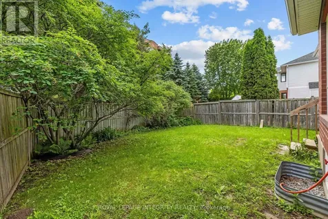 25 Crystal Park Crescent Ottawa ON K2C 3Z8