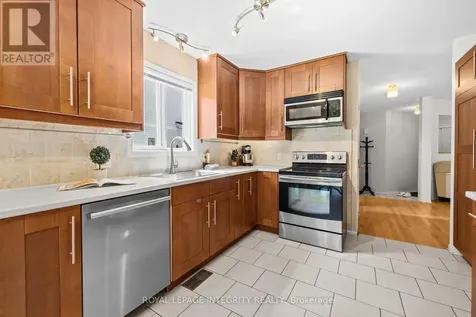 25 Crystal Park Crescent Ottawa ON K2C 3Z8
