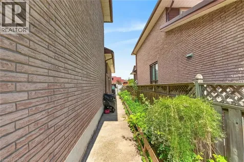 15 Ellen Avenue Hamilton ON L8G 5A9