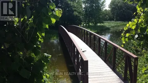 637 Tennant Way Ottawa ON K4M 0C7