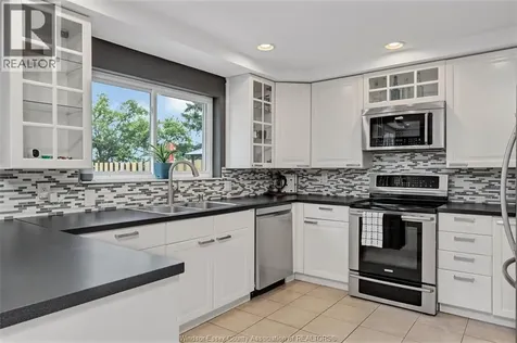 10700 Atwater Crescent Windsor ON N8R 1N6