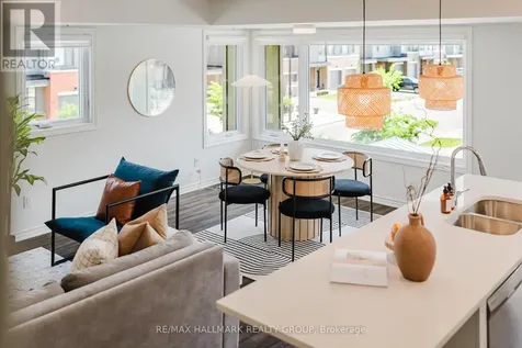 583 Takamose Private Ottawa ON K1K 4Z4