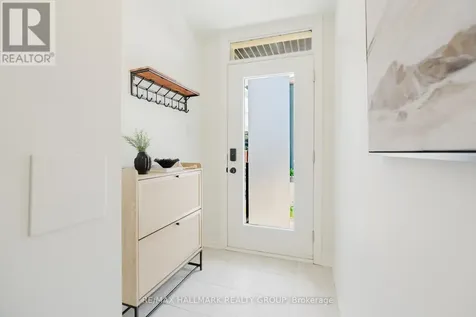 583 Takamose Private Ottawa ON K1K 4Z4