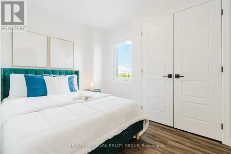 583 Takamose Private Ottawa ON K1K 4Z4