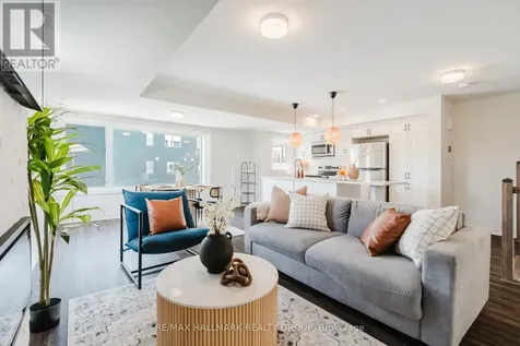 583 Takamose Private Ottawa ON K1K 4Z4