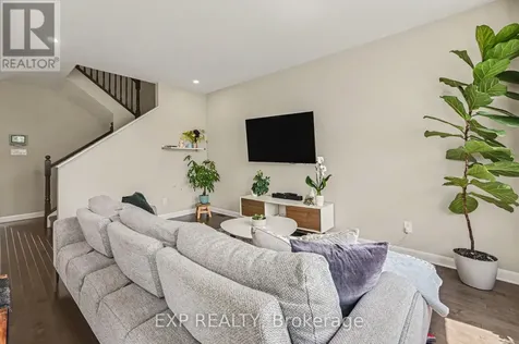 92 Gardenpost Terrace Ottawa ON K4A 5H2