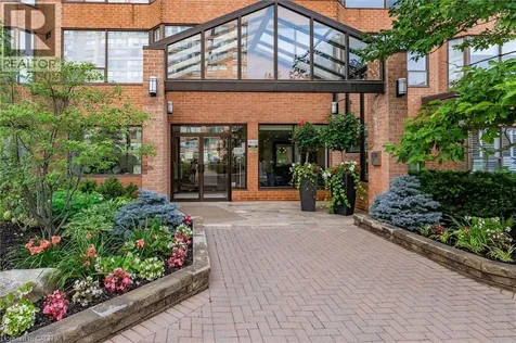 1276 Maple Crossing Boulevard Burlington ON L7S 2J9