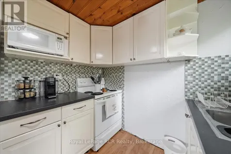 45 Andrew Drive Tiny ON L9M 0B4