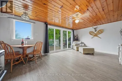 45 Andrew Drive Tiny ON L9M 0B4