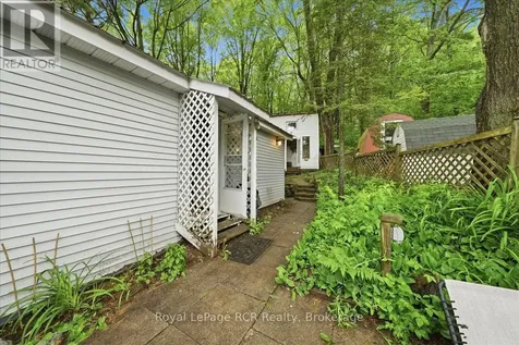 45 Andrew Drive Tiny ON L9M 0B4