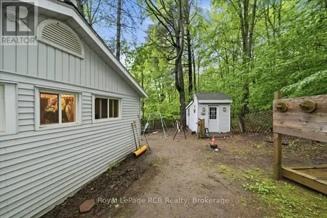 45 Andrew Drive Tiny ON L9M 0B4