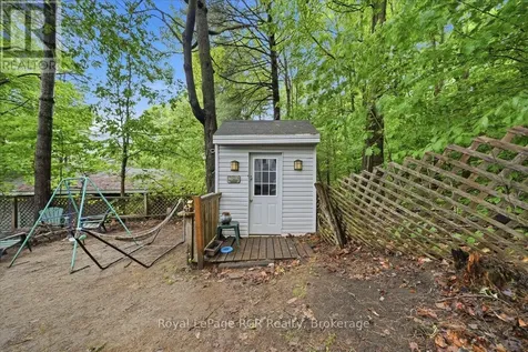 45 Andrew Drive Tiny ON L9M 0B4