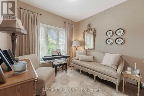 18 Hughes Street Collingwood ON L9Y 0W7
