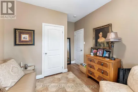 18 Hughes Street Collingwood ON L9Y 0W7