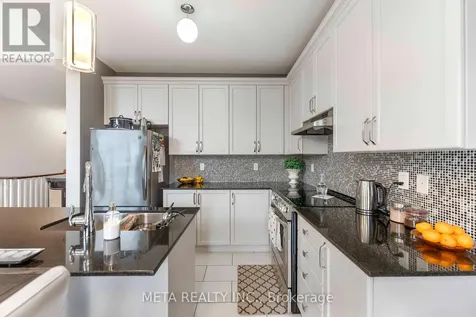 18 Hughes Street Collingwood ON L9Y 0W7
