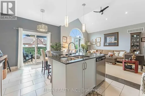 18 Hughes Street Collingwood ON L9Y 0W7