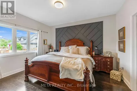 18 Hughes Street Collingwood ON L9Y 0W7