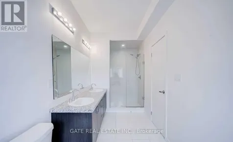 189 Elyse Court Aurora ON L4G 2C9