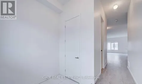 189 Elyse Court Aurora ON L4G 2C9