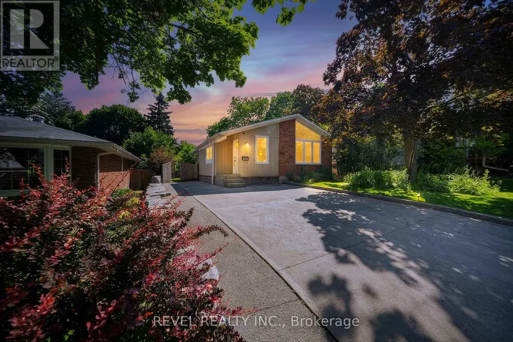17 Flynn Avenue Cambridge ON N3C 2T8