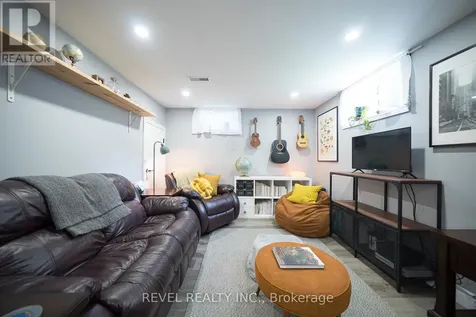 17 Flynn Avenue Cambridge ON N3C 2T8