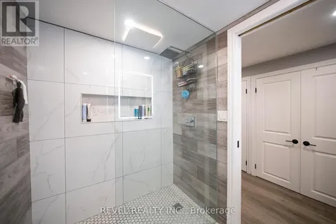 17 Flynn Avenue Cambridge ON N3C 2T8
