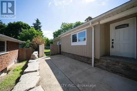 17 Flynn Avenue Cambridge ON N3C 2T8