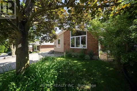 17 Flynn Avenue Cambridge ON N3C 2T8