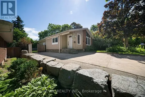 17 Flynn Avenue Cambridge ON N3C 2T8