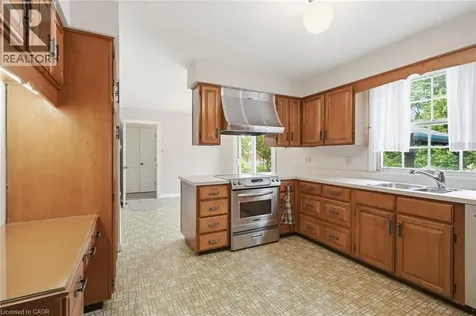 19 Verdun Court Hamilton ON L9C 5W9