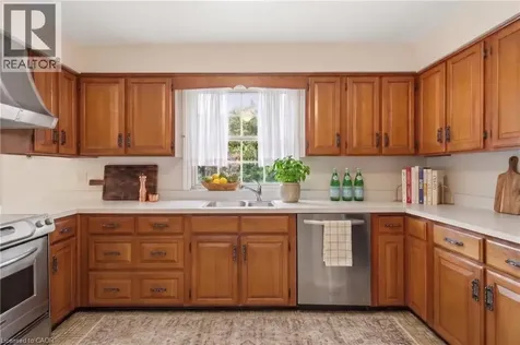 19 Verdun Court Hamilton ON L9C 5W9