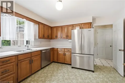 19 Verdun Court Hamilton ON L9C 5W9