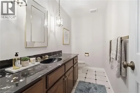 19 Verdun Court Hamilton ON L9C 5W9